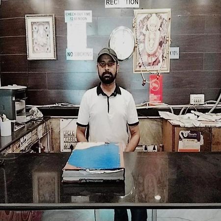 Hotel International Neelam Near New Delhi Railway Station Yeni Delhi Dış mekan fotoğraf