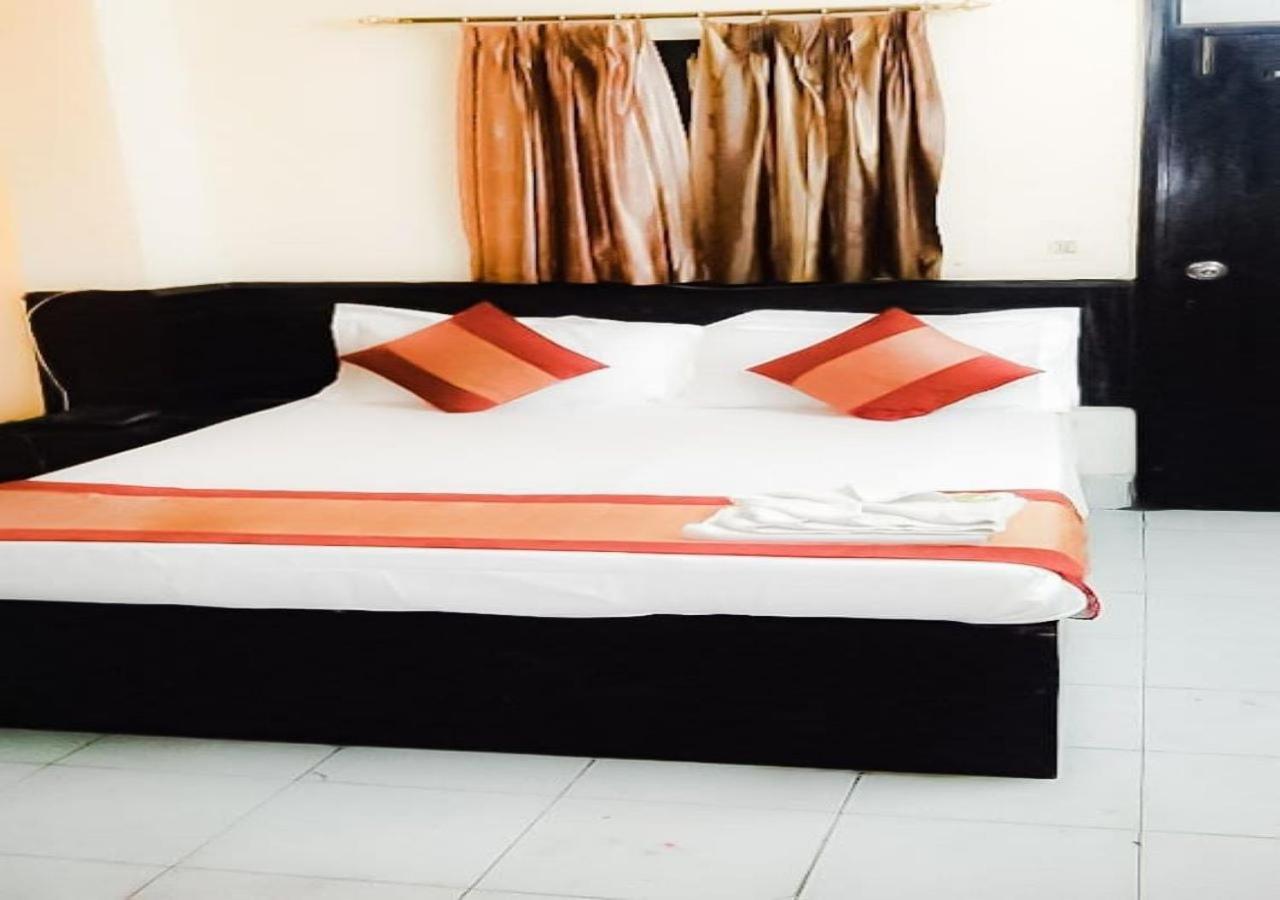 Hotel International Neelam Near New Delhi Railway Station Yeni Delhi Dış mekan fotoğraf
