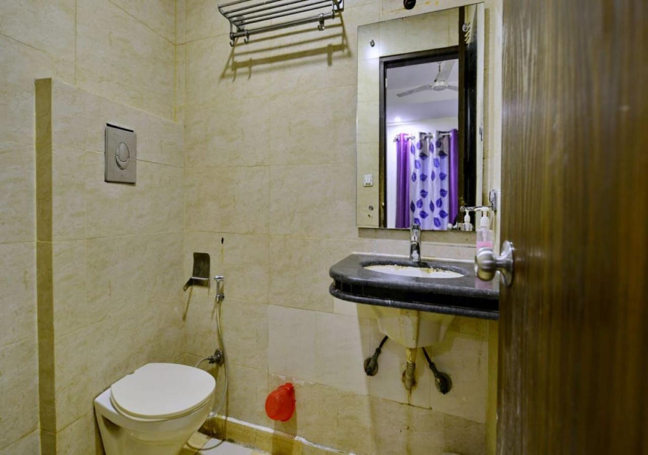 Hotel International Neelam Near New Delhi Railway Station Yeni Delhi Dış mekan fotoğraf