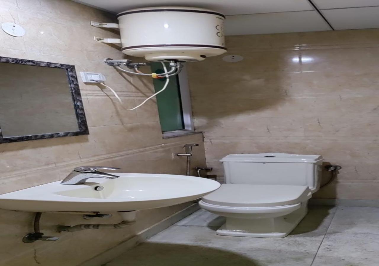 Hotel International Neelam Near New Delhi Railway Station Yeni Delhi Dış mekan fotoğraf